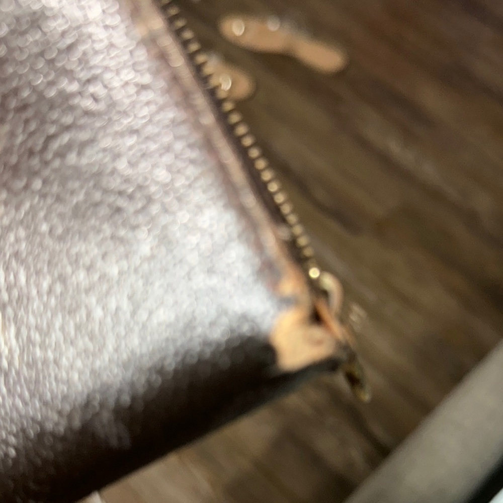 Louis Vuitton Monogram Wallet has a little wear on Corner good condition cute 🥰 - Picture 8 of 16